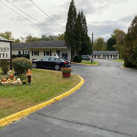 Villager Motel Williamstown Exterior photo